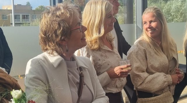 20251004_154211_resized 20251004_154211_resized